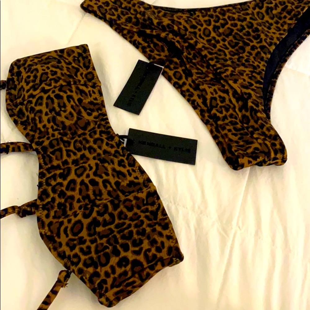 Sexy 2 piece swimsuit KENDALL + KYLIE bikini